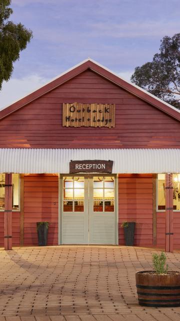 Outback Hotel & Lodge